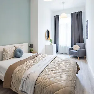 Super Cozy Next To The Eye Appartamento